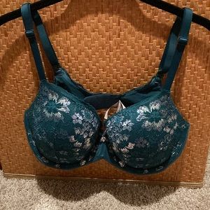 Victoria’s Secret 36D bra